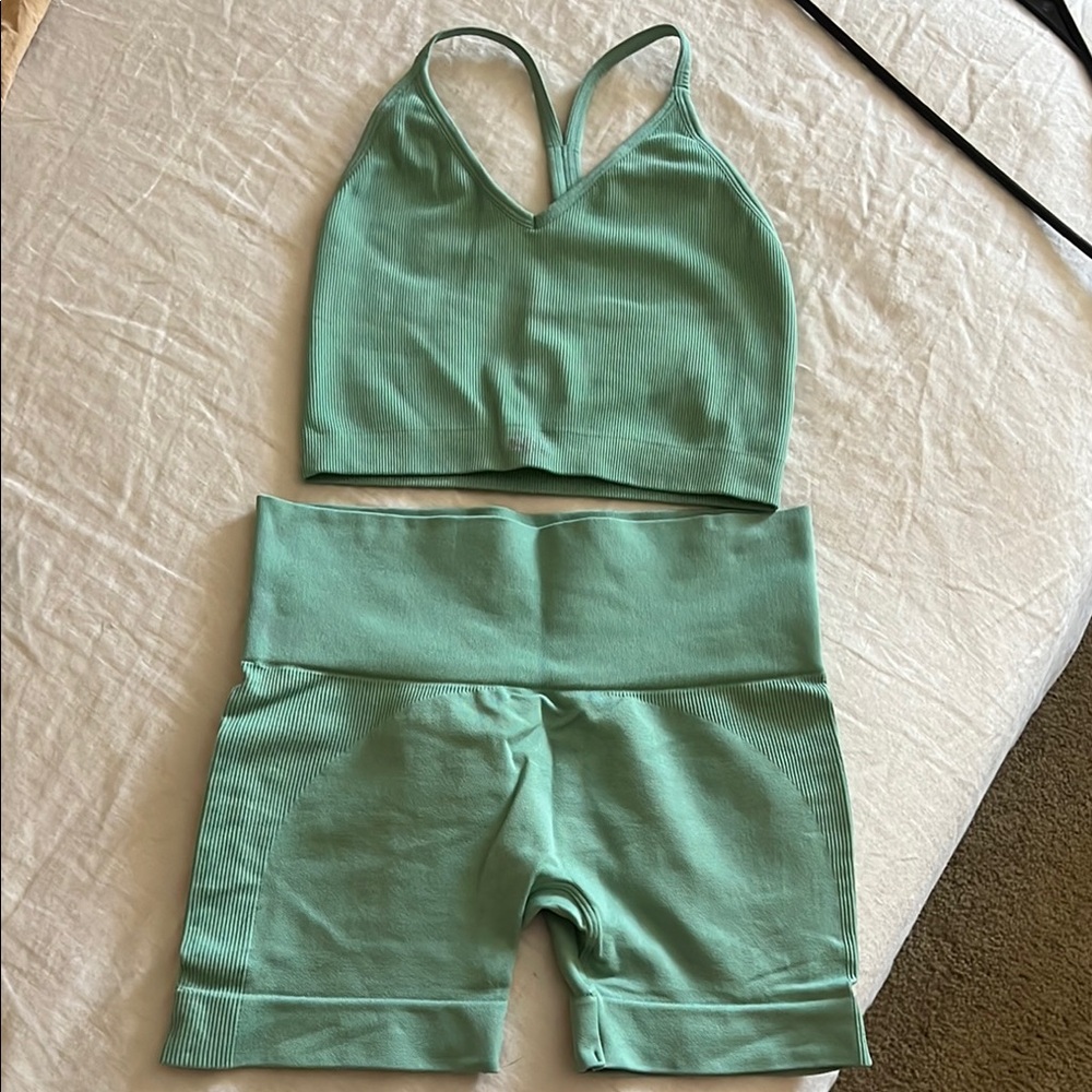 SET Active green set